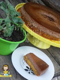Foto de Bolo pudim de cenoura com chocolate